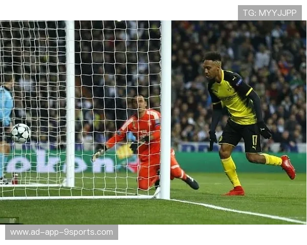 奥巴梅扬反越位单刀冷静收球推射：一次瞬间的技艺展示与训练启示