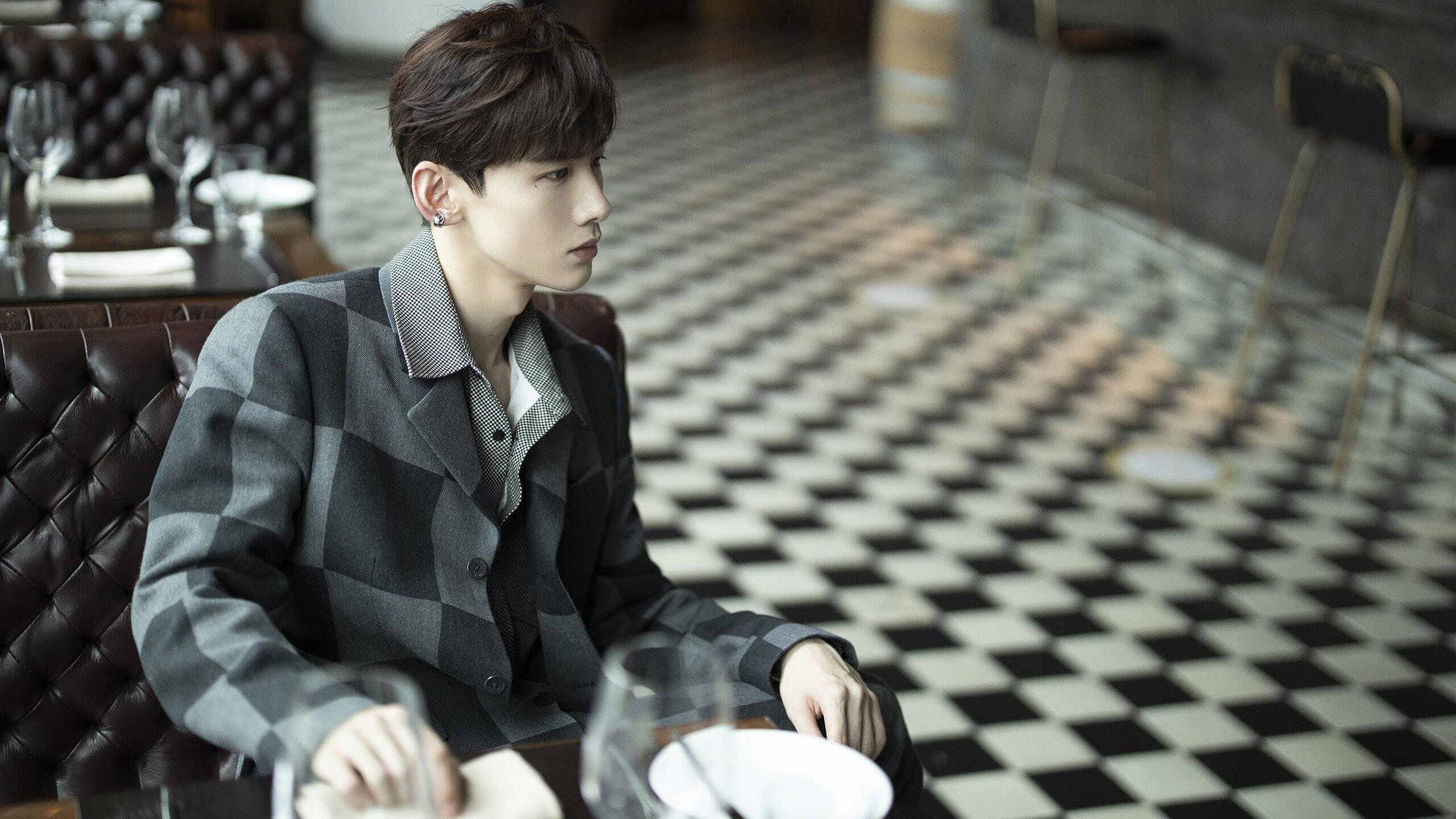 安东·李恩:全黑队的进攻领袖,用精准的传球和快速突破不断撕裂防线