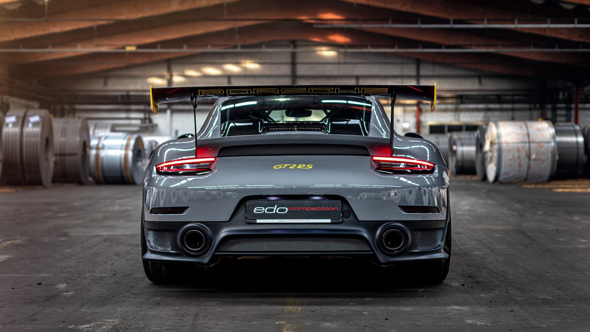 未来足球场馆采用可再生能源,追求碳中和目标,足球场建设补贴试点城市